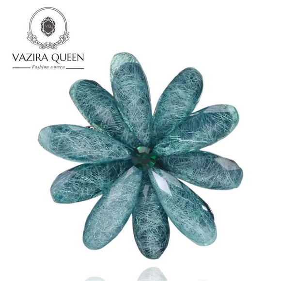 VQ Flower Brooch - Picture 1 of 8